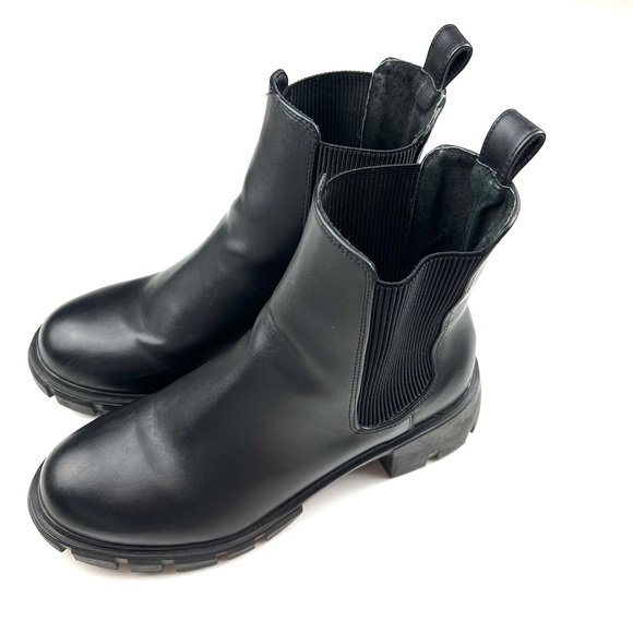 Steve Madden Hola Black Vegan Leather Lug Sole Chelsea Platform Boots size 9.5 - Picture 2 of 9